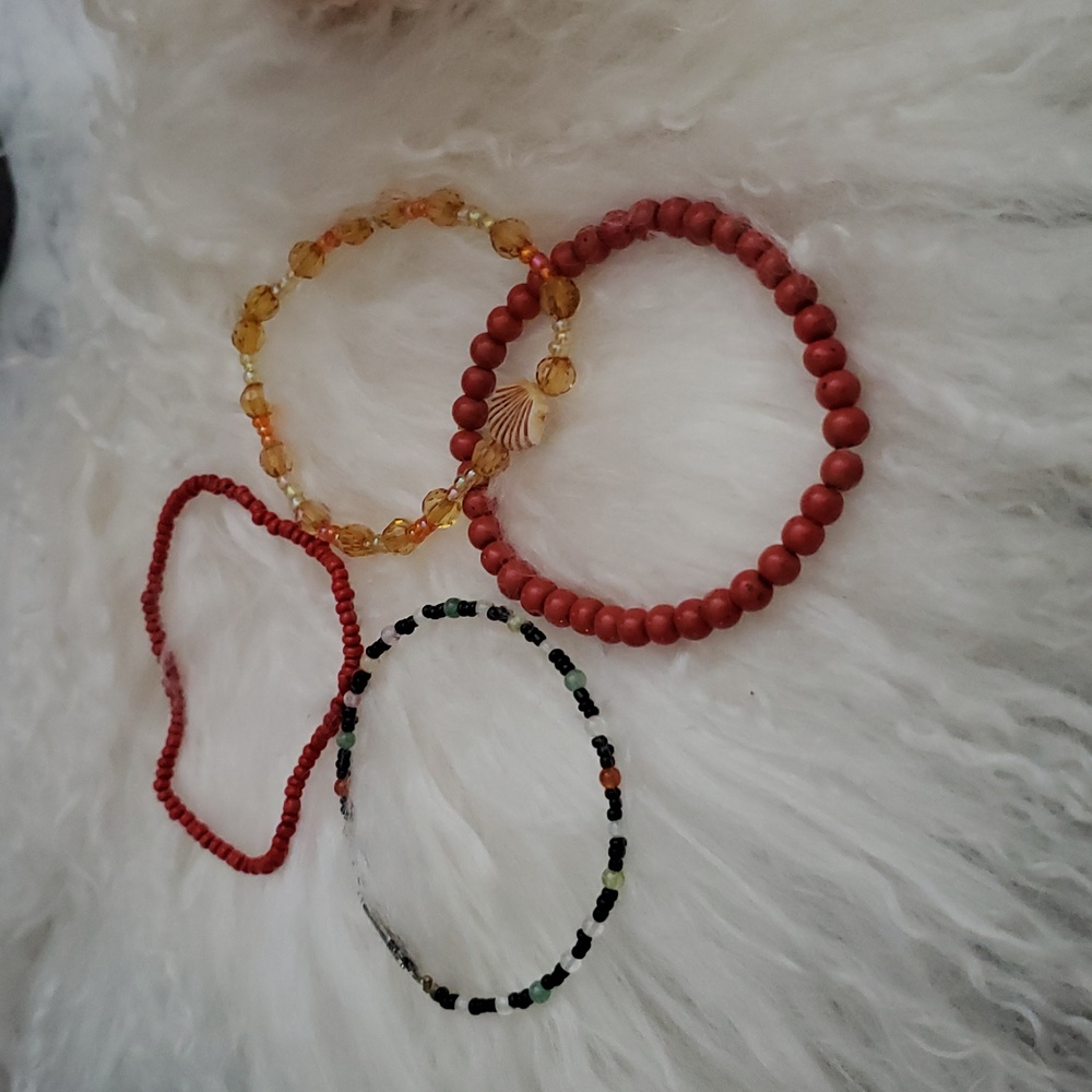 ⭐️Gifted-Not Available-⭐️ Adorable seedbead bundle